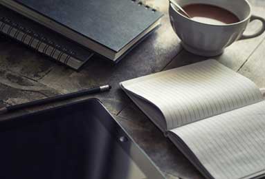 德媒：曼联正与法兰克福进行谈判，以争取签下价值1亿欧元的前锋